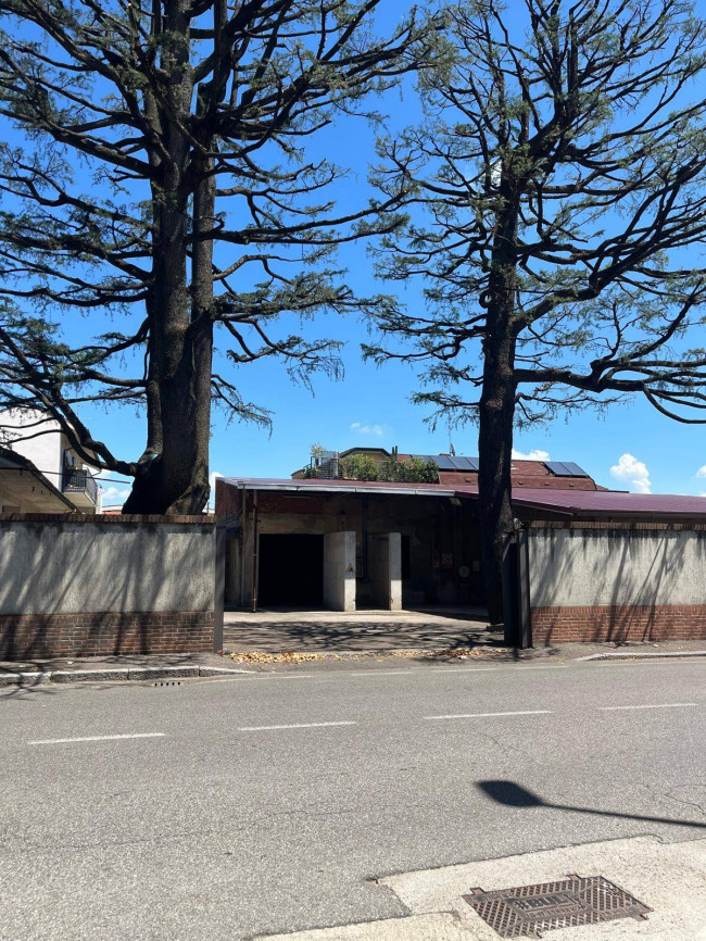 Capannone in affitto a Solbiate Olona