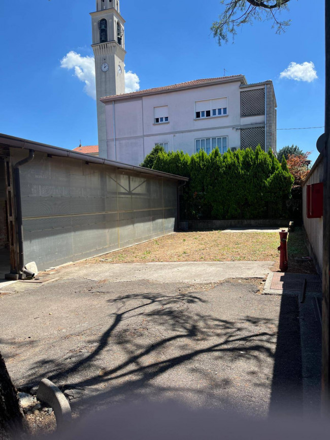 Capannone in affitto a Solbiate Olona