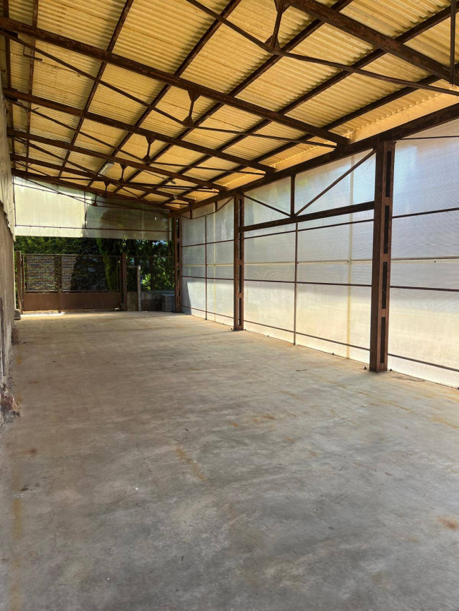 Capannone in affitto a Solbiate Olona