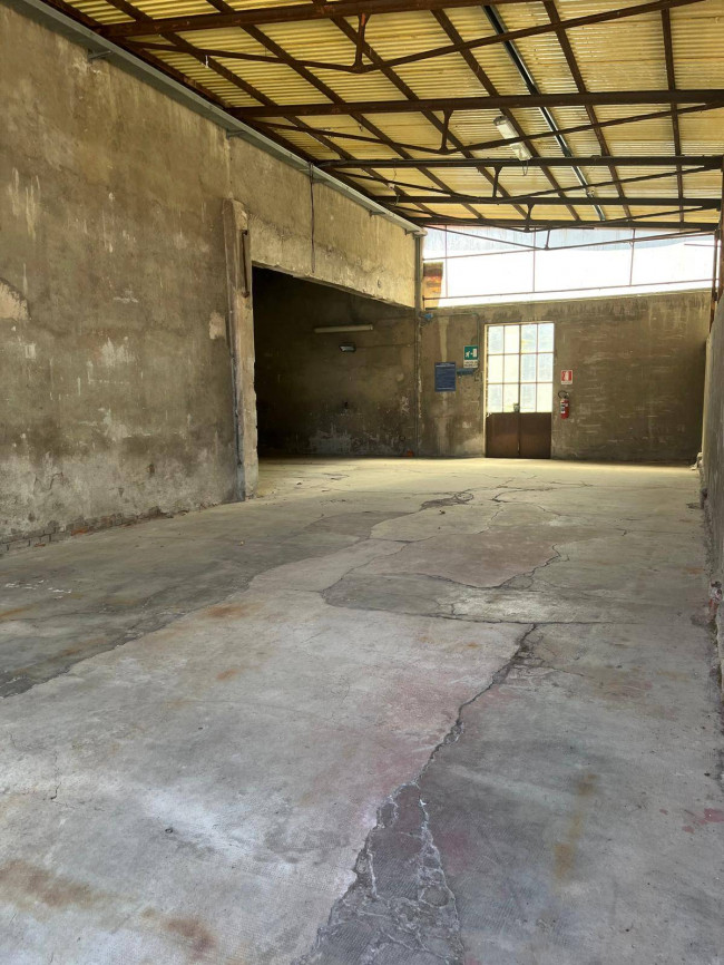 Capannone in affitto a Solbiate Olona