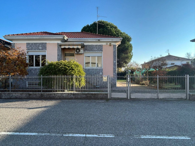 Villa in vendita a Fagnano Olona