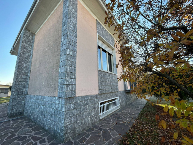 Villa in vendita a Fagnano Olona
