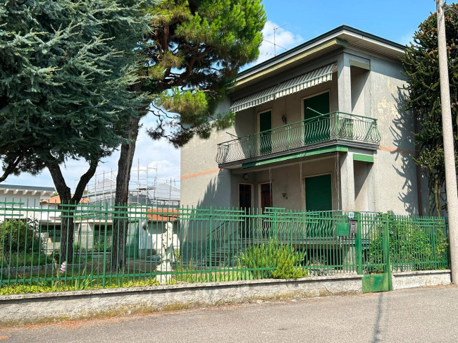 Casa indipendente in vendita a Solbiate Olona