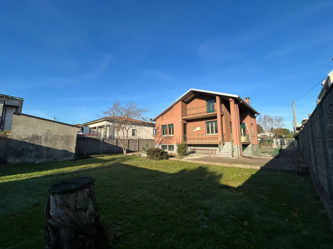 Villa in vendita a Solbiate Olona