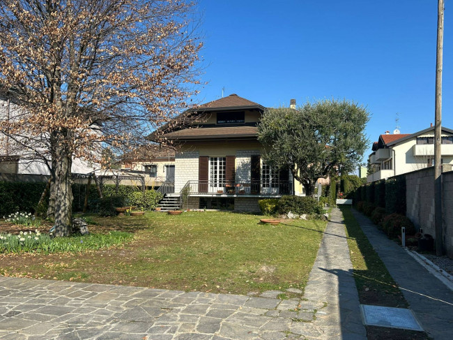 Villa in vendita a Solbiate Olona
