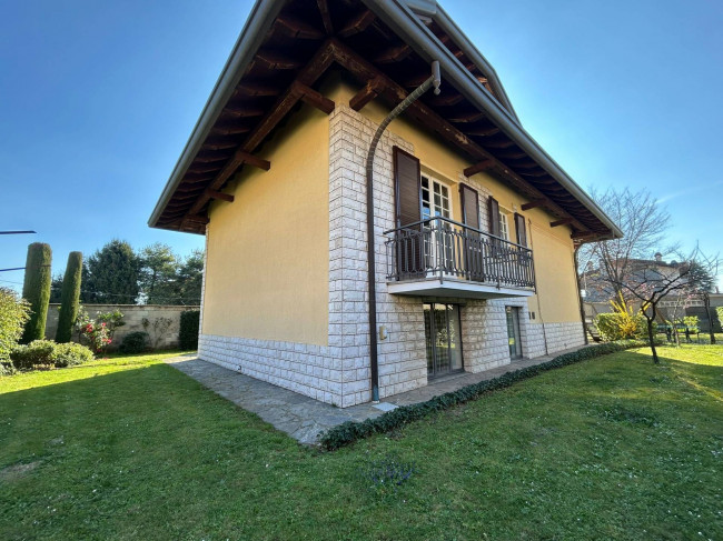 Villa in vendita a Solbiate Olona