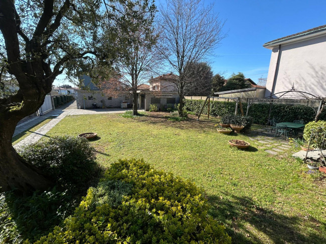 Villa in vendita a Solbiate Olona