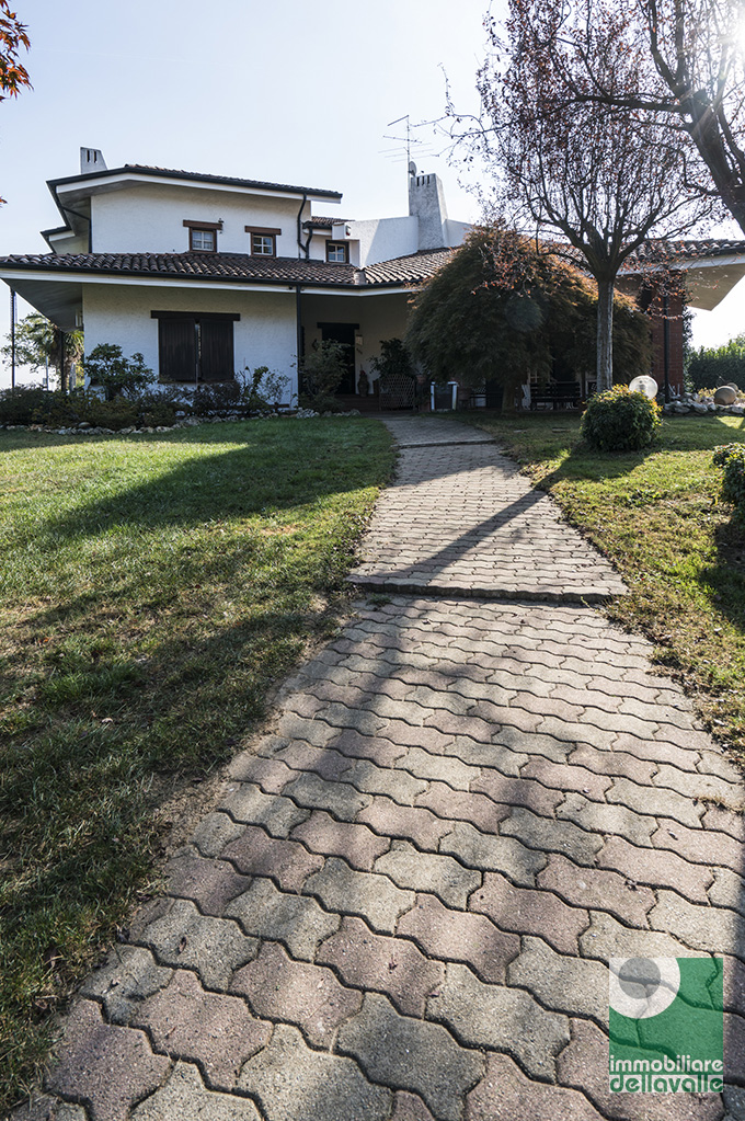 Villa OLEGGIO vendita    Immobiliare Dellavalle