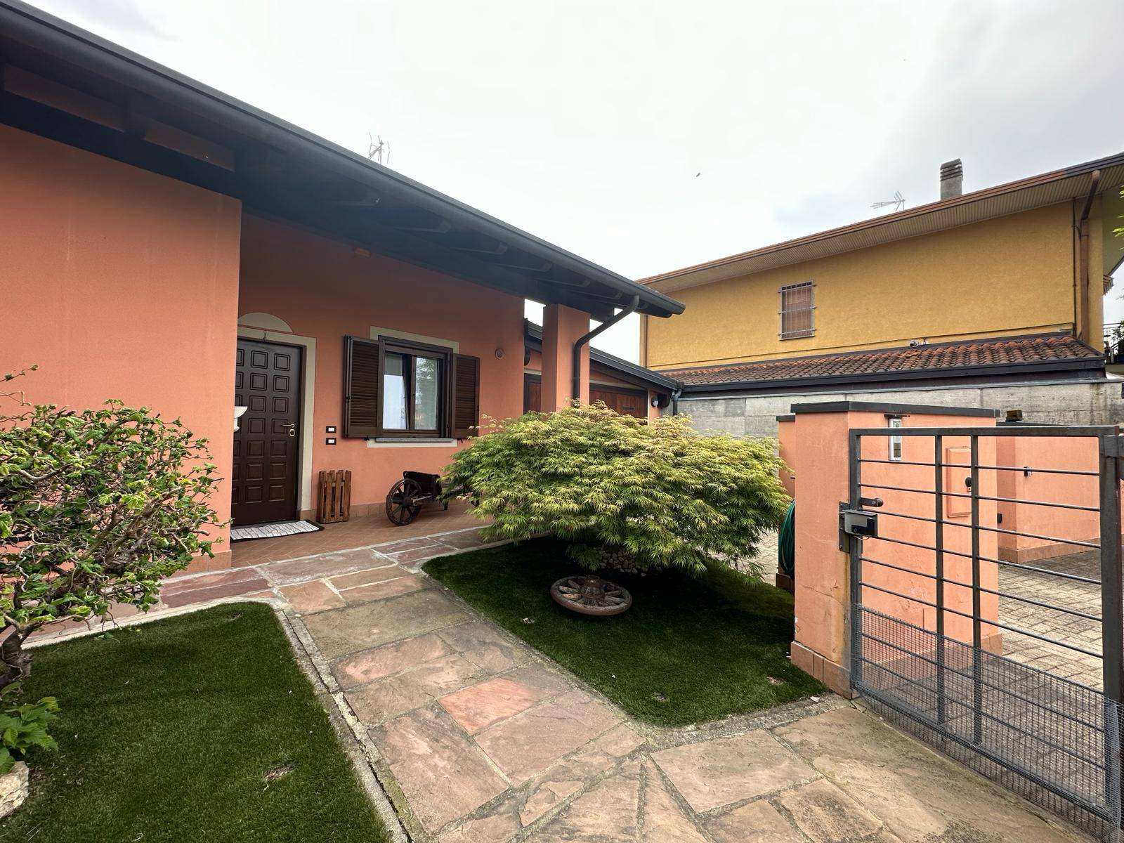 Villa in vendita a Oleggio (NO)