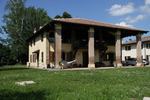 Casa Colonica + Terra in Vendita a Castel Maggiore