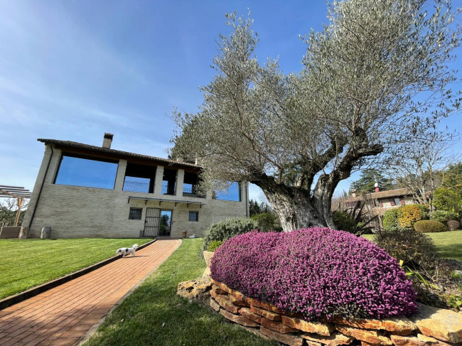 Villa in Vendita a Sasso Marconi