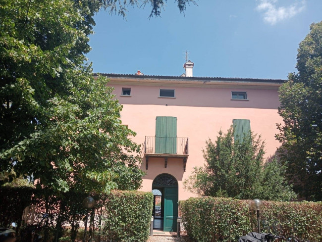 Appartamento in Villa in Vendita a Bologna