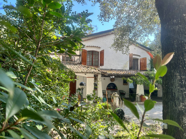 Porzione di Villa in Vendita a San Lazzaro di Savena