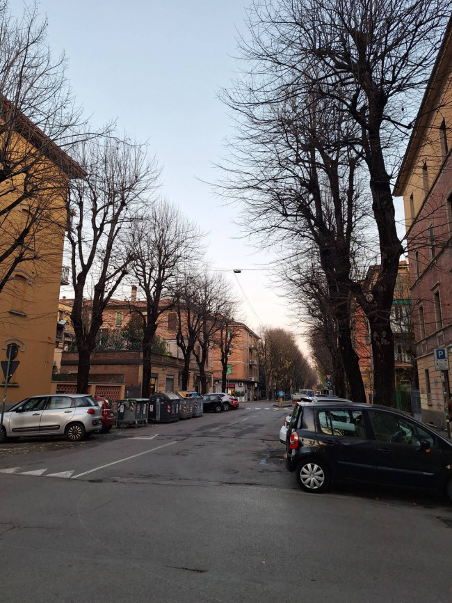 Box o garage in Vendita a Bologna