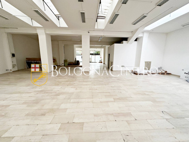 Locale commerciale in Vendita a Bologna