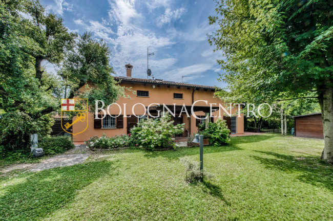 Porzione di Villa in Vendita a Bologna