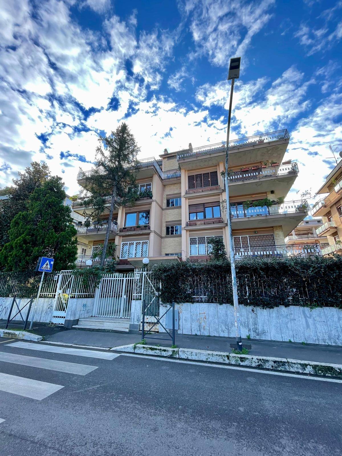 Appartamento in vendita a Roma (RM)