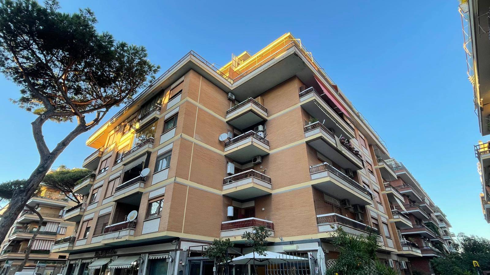 Magazzino in Vendita