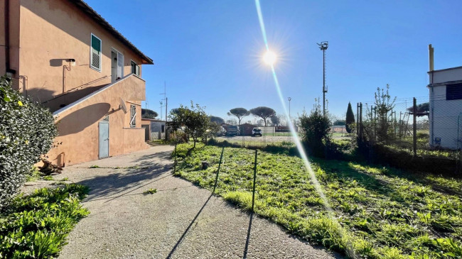 Appartamento in vendita a Ostia, Roma (RM)