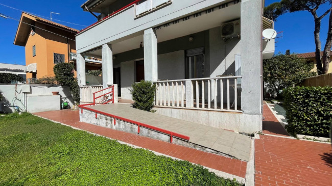 Villa in vendita a Ostia Levante, Roma (RM)