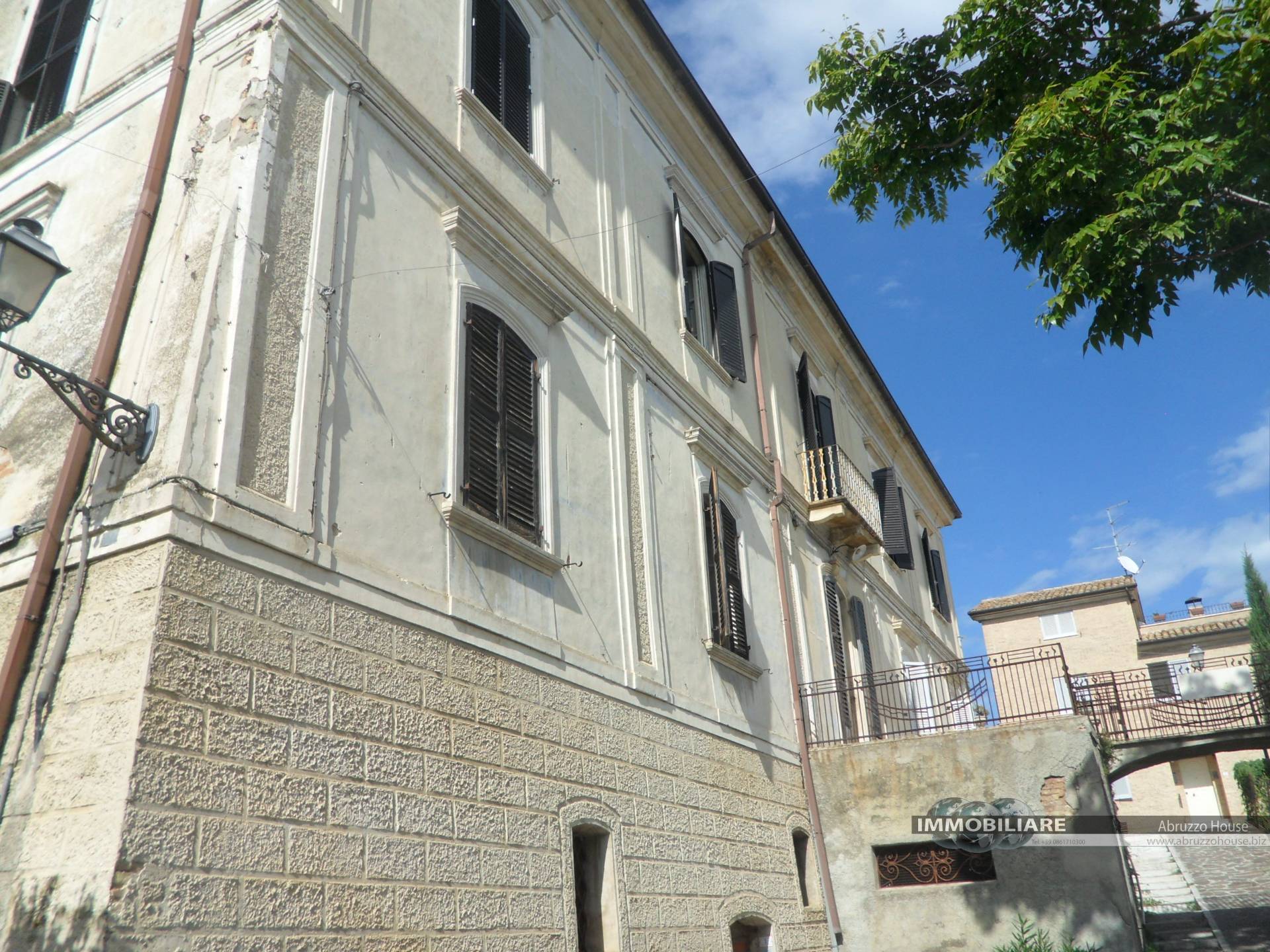 Casa indipendente in vendita a Sant'omero (TE)