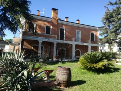 Villa in Vendita a Nereto