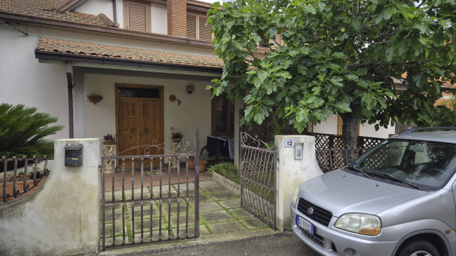 Bifamiliare in vendita a Notaresco
