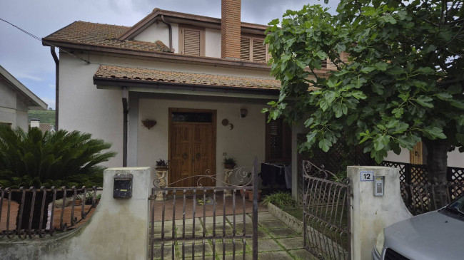 Bifamiliare in vendita a Notaresco