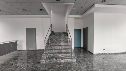 LOCALE COMMERCIALE ARTIGIANALE