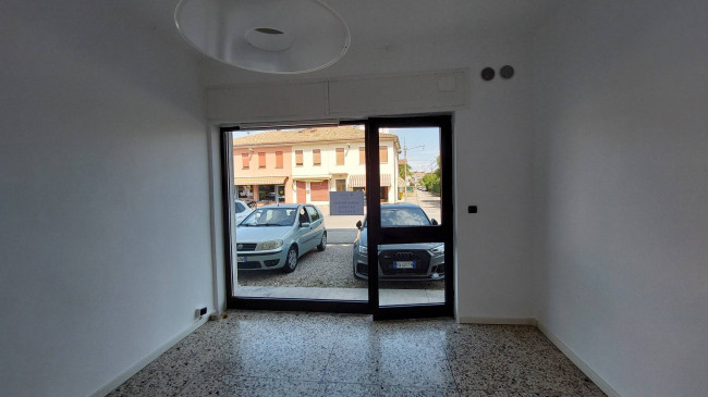 Locale commerciale