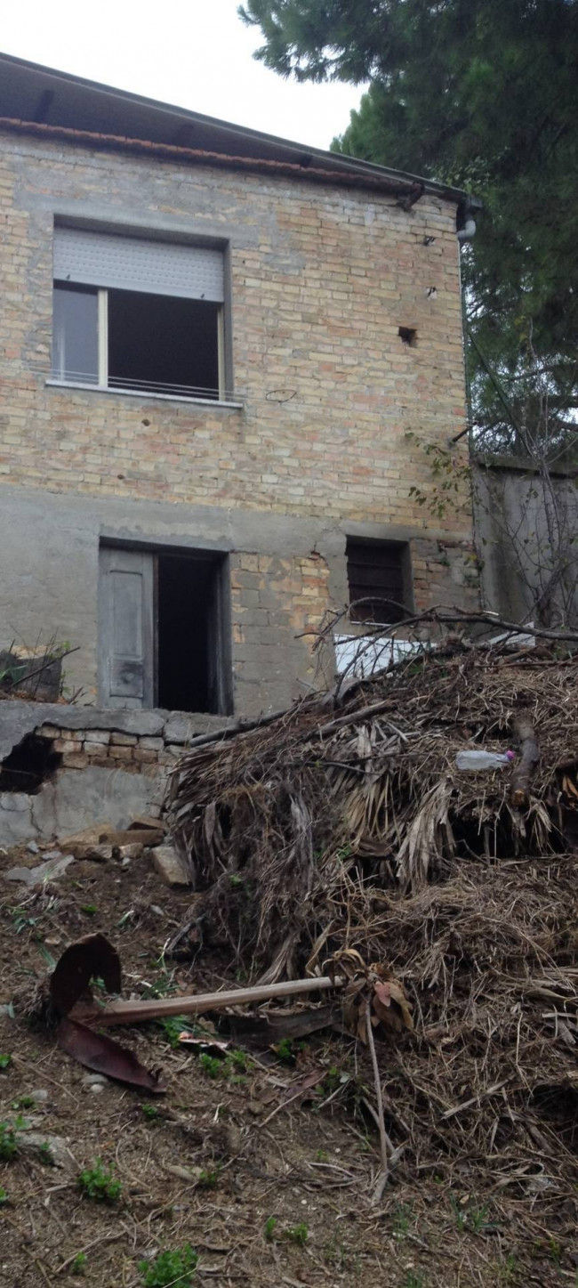 Casale colonico / Rustico in vendita a San Benedetto del Tronto