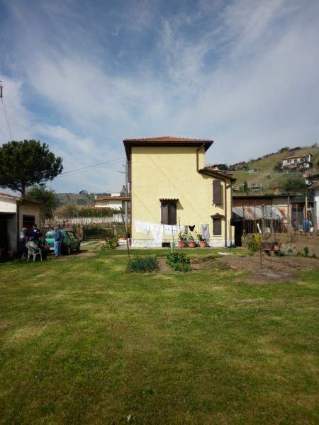 Villa Unifamiliare - Indipendente MASSA vendita  Periferia  L