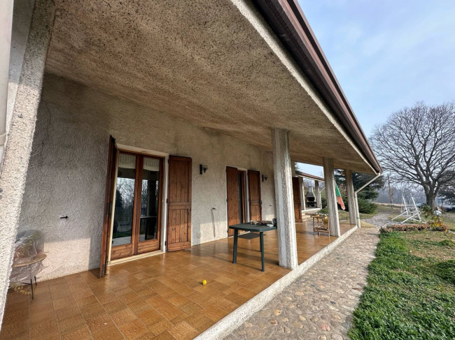 Casa indipendente in vendita a Grole, Castiglione Delle Stiviere (MN)