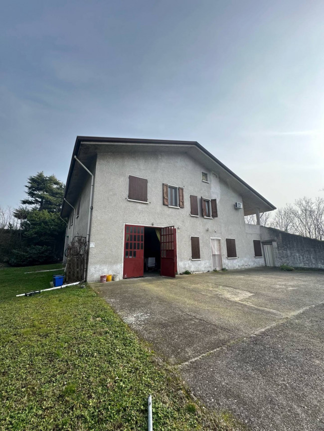 Casa indipendente in vendita a Grole, Castiglione Delle Stiviere (MN)