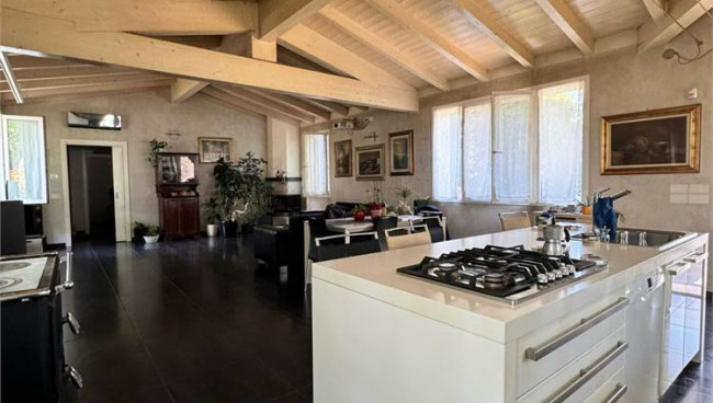 Villa in vendita a Mantova (MN)