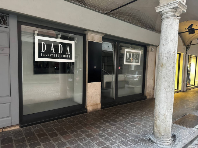 Locale commerciale