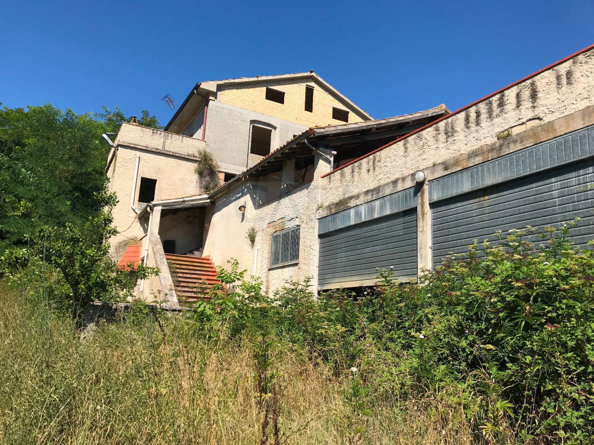 Rustico - Cascina ACQUAVIVA PICENA vendita    Casa Pi? immobiliare