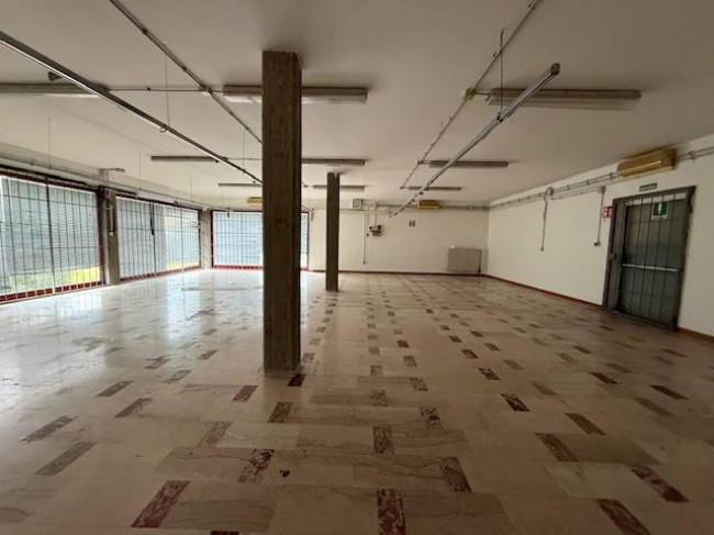 Capannone in Vendita a Monsampolo del Tronto