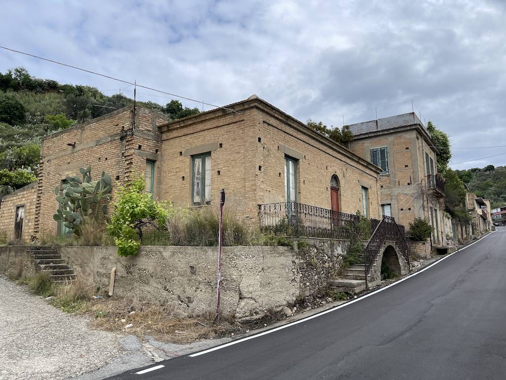Casa indipendente in vendita a Reggio Di Calabria (RC)