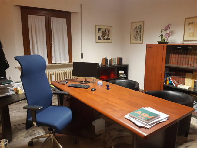 Ufficio in affitto a Macerata (MC)