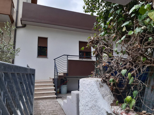 Casa semi-indipendente in vendita a Montecassiano (MC)