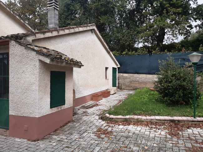 Casa indipendente in vendita a Colbuccaro, Corridonia (MC)