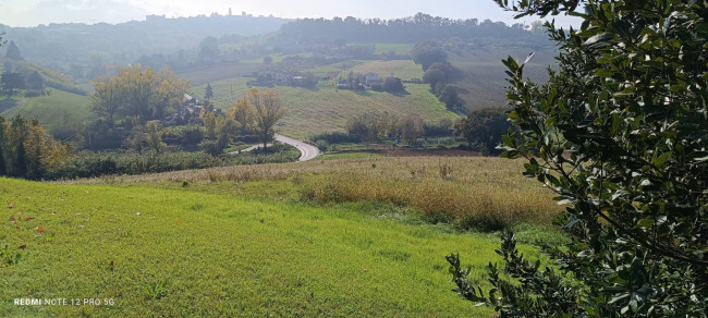 Terreno agricolo in vendita a Macerata (MC)