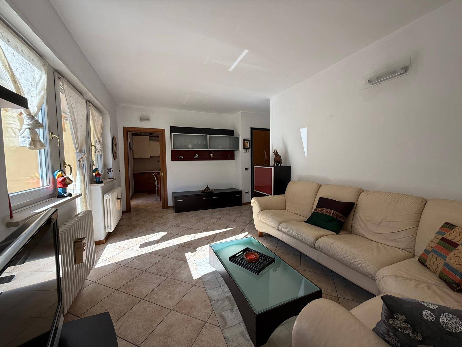 Foto appartamento in vendita a Trento (Trento)