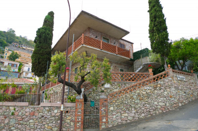 Villa for Sale to Taormina