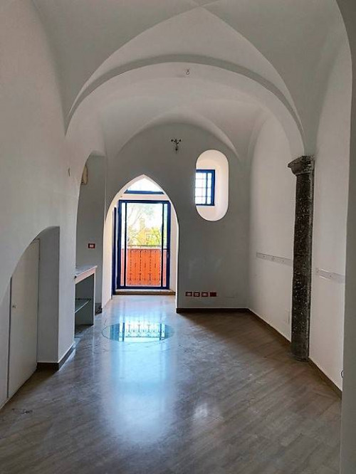 Commercial Property for Rent to Taormina