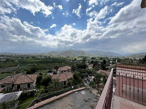 Villa for Sale to Taormina