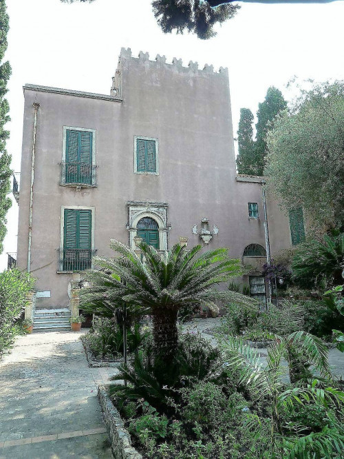 Villa D'Epoca in Vendita a Taormina