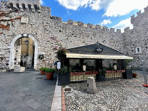 Business for Rent/Sale to Taormina