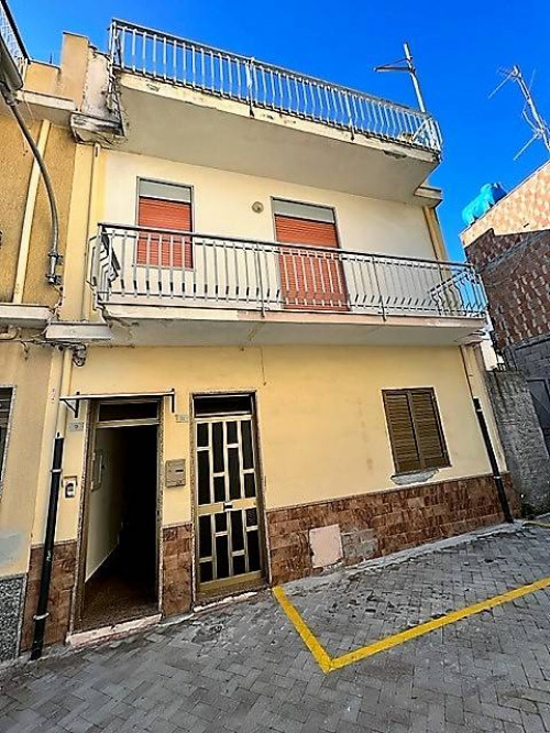 Single House for Sale to Calatabiano